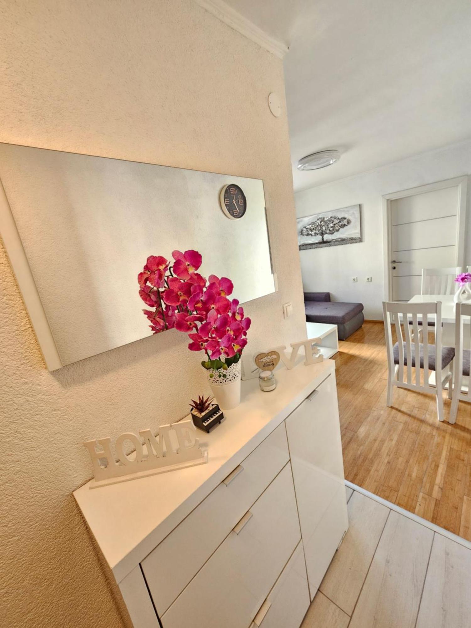 Apartments Iva Makarska Bagian luar foto